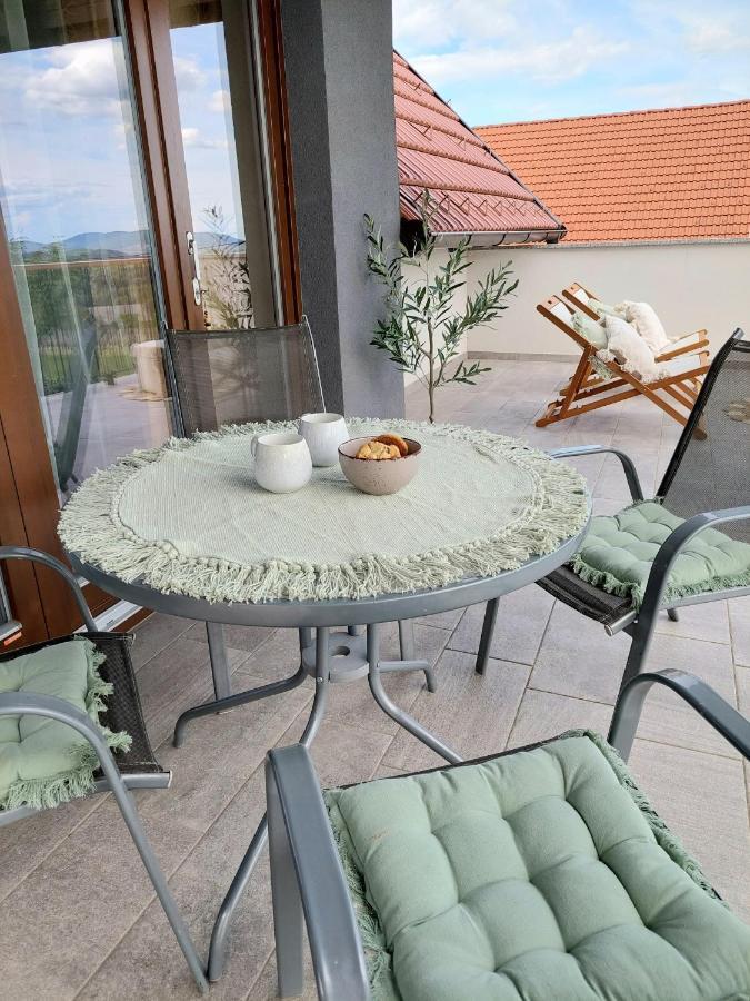 Vineyard Cottage Lan Na Hribu 세미치 외부 사진